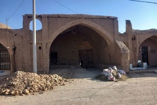 مرمت سردر تاریخی کاروانسرای حمام کوهپایه آغاز شد