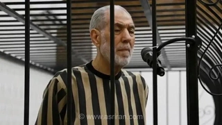 محاکمه روحانی حامی بشار اسد / شیخ حسون در لباس زندان و قفس متهم (+عکس)