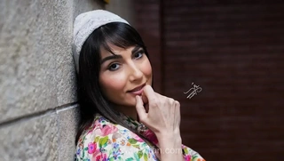 استایل شلوار گشاد سمیرا حسن‌پور در پشت صحنه تئاتر «هنوز زنده‌ایم» (+عکس)