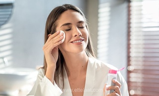 رازهای انتخاب بهترین تونر برای سلامت پوست؛ چگونه با ترکیبات آبرسان و ترمیم‌کننده، شادابی چهره خود را تضمین کنیم؟