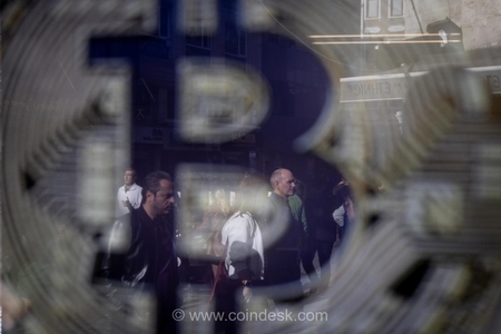 پیش‌بینی قیمت یک میلیون دلاری برای بیت‌کوین؛ تحلیلگران نسبت به تحقق این هدف تردید دارند