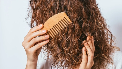 اشتباهات رایج در مراقبت از مو و تاثیر آن بر سلامت مو