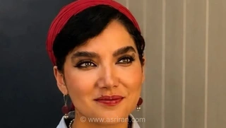 تصاویر تازه از سارا رسول‌زاده در پشت صحنه یک نمایش تئاتر با استایلی متفاوت