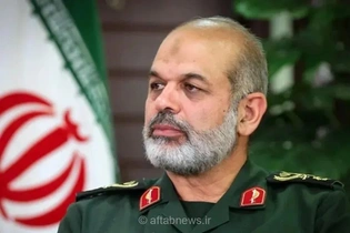 تقدیر سرلشکر وحیدی از رزمندگان اسلام: شما مسلح‌ترین ارتش تاریخ جهان را به زانو در آوردید