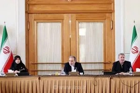 هفتاد و دومین نشست ارکان اطلاع‌رسانی دولت با حضور وزیر امور خارجه و سخنگوی دولت برگزار شد