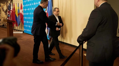 ادعای مقام آمریکایی: ترامپ دست بالا را در مذاکرات با ایران دارد