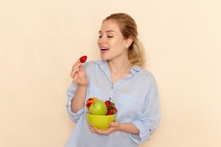 ۳ میوه پاییزی برای رفع یبوست؛ سیب، گلابی و توت