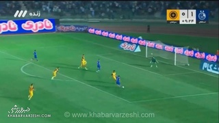 گل دوم استقلال به سپاهان با ضربه اسماعیل قلی‌زاده در دقیقه ۱۰
