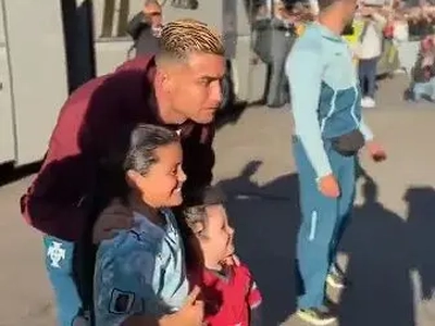 مداخله رونالدو برای دیدار کودکان با خود