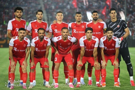 تفاوت پیراهن سرگیف با سایر بازیکنان پرسپولیس در بازی با استقلال خوزستان