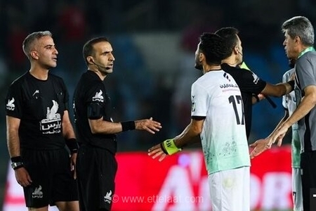 واکنش جنجالی هافبک ذوب‌آهن به نتیجه بازی با پرسپولیس؛ لگد به در اتاق داوران