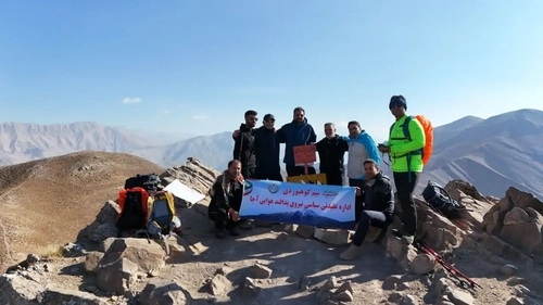 صعود کوهنوردان ارتش به قله پرسون در لواسانات