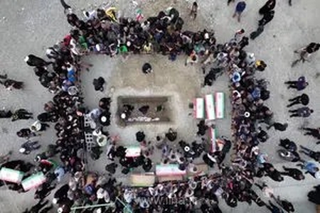 وداع باشکوه مردم میناب با پیکرهای مطهر ۳۲ دانش‌آموز شهید؛ پایان چشم‌انتظاری پس از سال‌ها تفحص