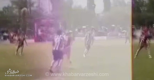 حادثه هولناک در زمین فوتبال تایلند؛ برخورد صاعقه جان یک بازیکن را گرفت و ۱۲ نفر را راهی بیمارستان کرد