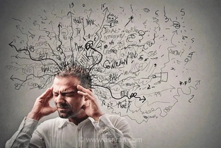 چرا افکار منفی آزاردهنده هستند و چگونه با آن‌ها مقابله کنیم؟