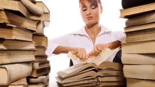ردیاب مخفی نشان می‌دهد آمازون برای آموزش هوش مصنوعی، کتاب‌های کمیاب را نابود می‌کند