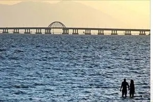 بازگشت گردشگران به دریاچه ارومیه؛ زیرساخت‌های رفاهی و تفریحی همچنان در انتظار توسعه و تکمیل
