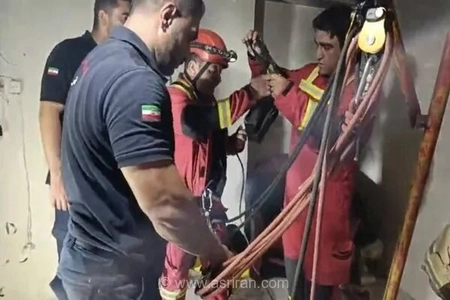 سقوط دلخراش پدر و پسر از ارتفاع ۸ متری ساختمان در حال ساخت در کاشان