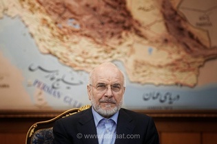 پاسخ قالیباف به نامه شریعتمداری درباره مذاکرات؛ نه رد قاطع، نه استقبال کامل