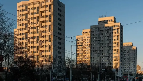 مجتمع مسکونی عجیب لهستان با نمای توالت فرنگی (+عکس)