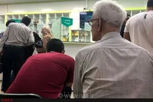 بحران معیشت کارکنان داروخانه‌ها/ کار بدون بیمه با حقوق ۱۲ میلیون تومانی!