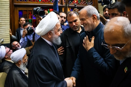 دیدار رییس‌جمهور با روحانی در مراسم ختم احمد ناطق نوری