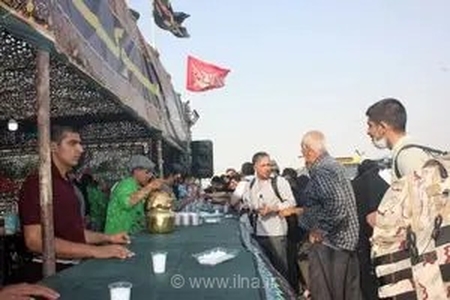 خدمت رسانی موکب بنیاد تعاون آجا در مسیر زائرین پیاده آستان قدس رضوی (ع)