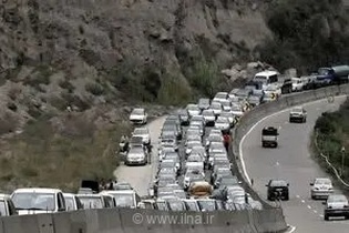 اعمال محدودیت ترافیکی در محور چالوس؛ جاده از ساعت ۱۷ به سمت تهران یک‌طرفه شد