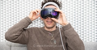 اپل در حال تعدیل نیرو در بخش‌های Vision Pro و Siri است