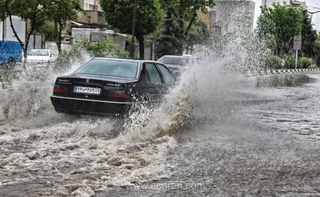 تصاویر دیدنی از بارش‌های سیل‌آسا و آبگرفتگی گسترده معابر در شهرستان خاش استان سیستان و بلوچستان